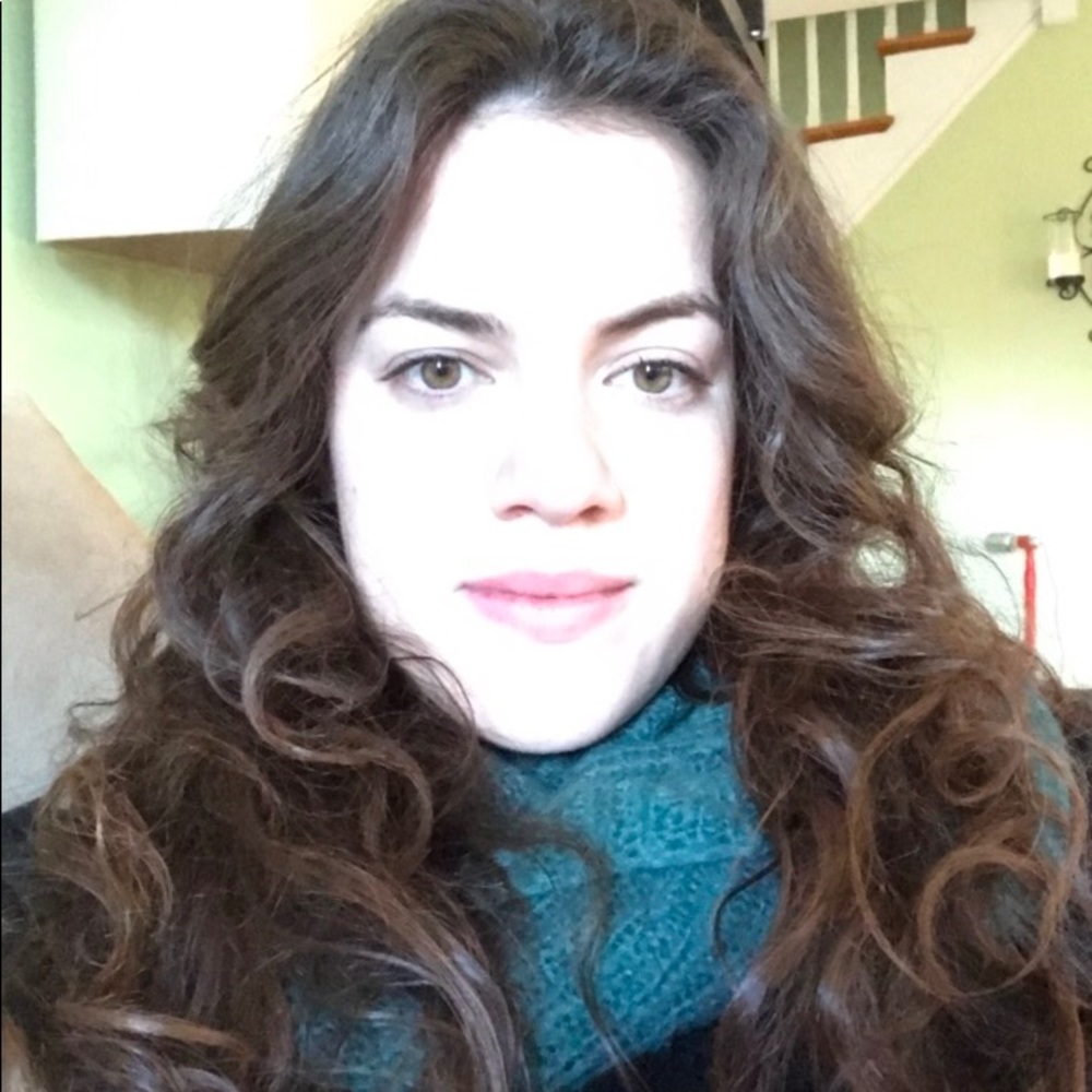 Meet your Posher, Emily